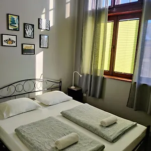 viki-hostel.krakowhotelspoland.com/